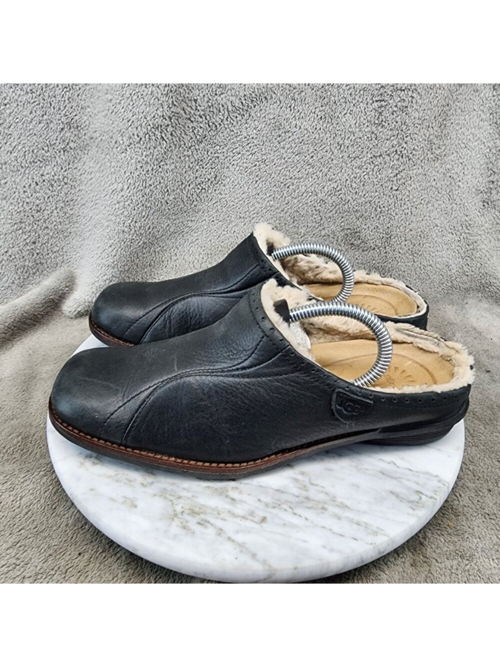 UGG Shoes Womens Size 8 Black Leather Slip On Clogs *Read*